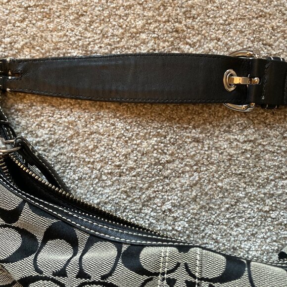 Coach Signature Shoulder Bag - Picture 11 of 11